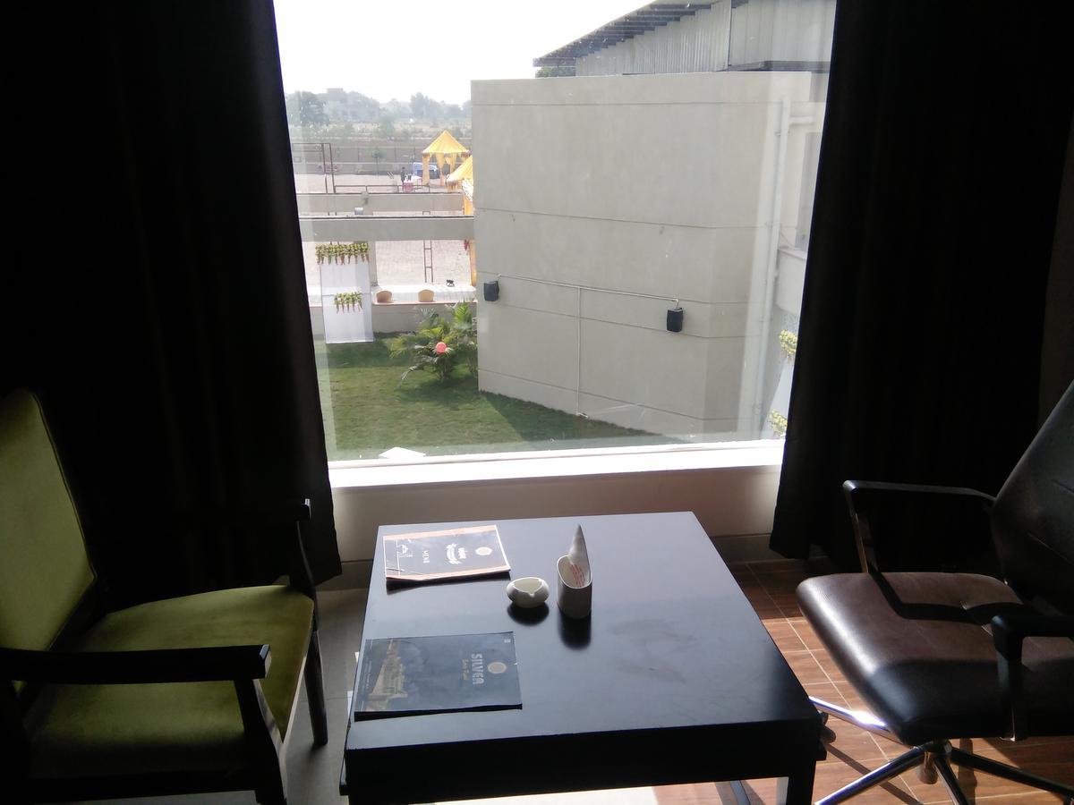 Silver Estate Resort Tikamgarh Exterior foto