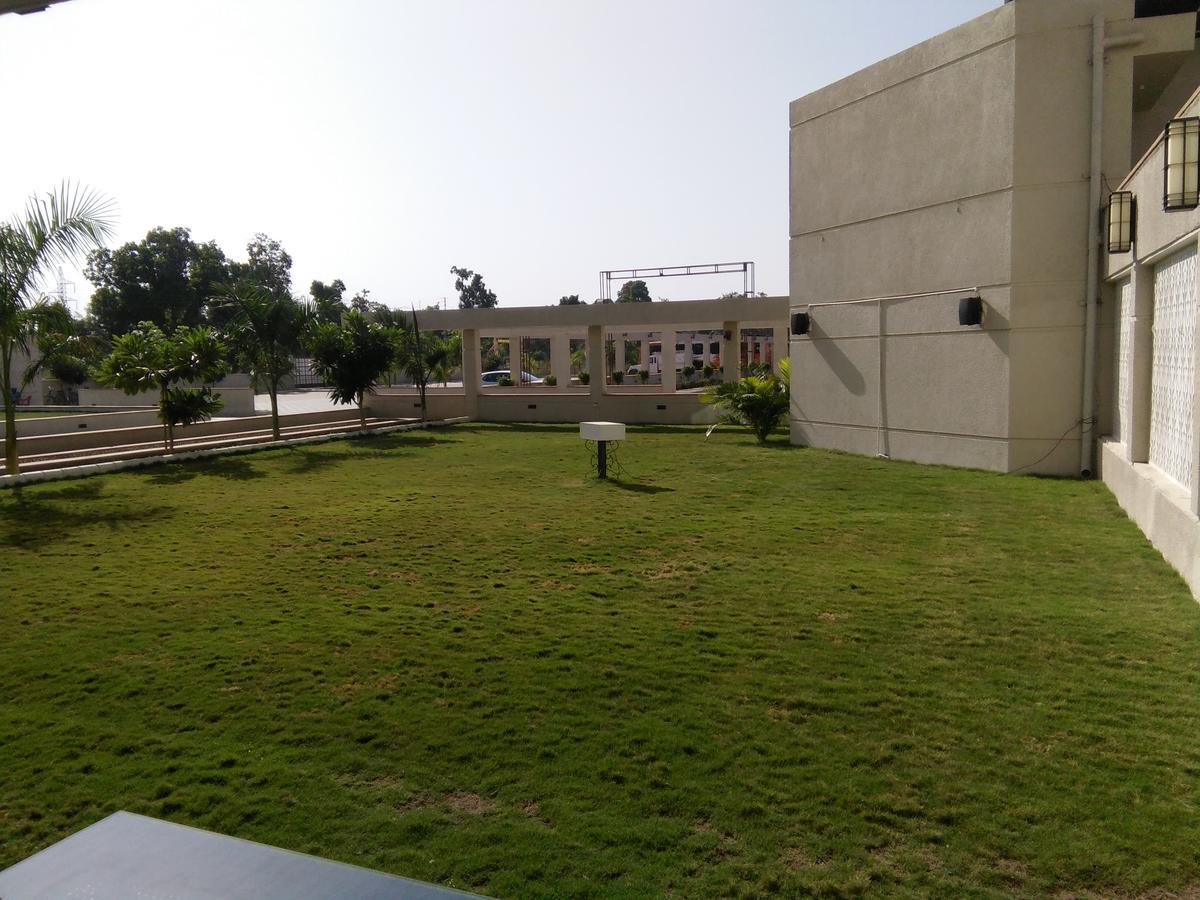 Silver Estate Resort Tikamgarh Exterior foto
